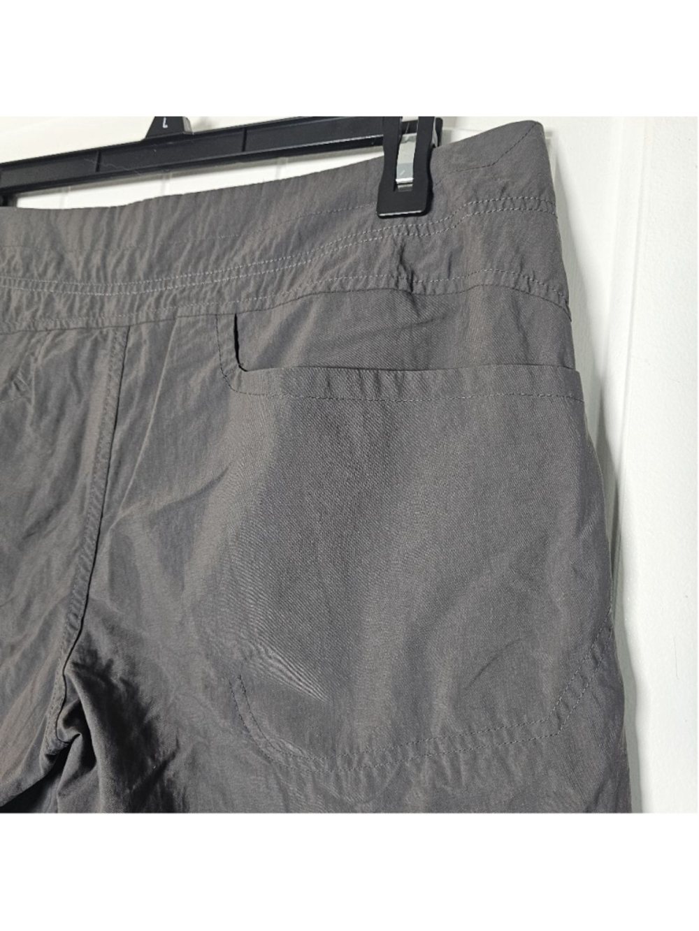 Mountain Hardwear sz 10 grey cargo hiking shorts with built in belt - Picture 11 of 14